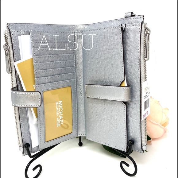 Michael Kors Peyton DoubleZip Wrestl Wallet Silver - Picture 4 of 7